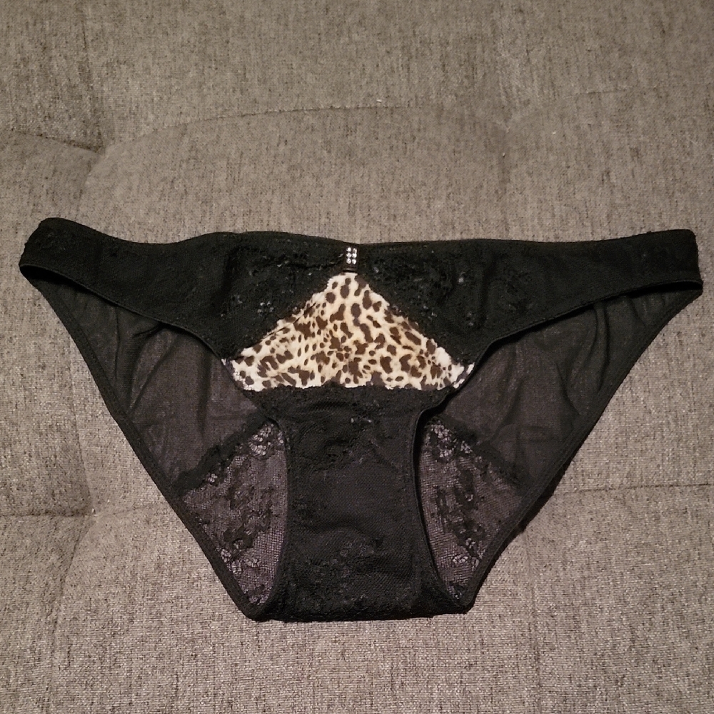 Victoria's Secret Low Rise Bikini Black Lace & Sheer with Animal Print Sz. S